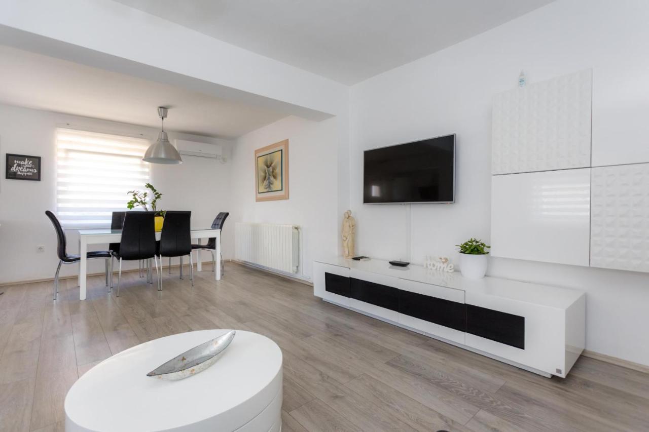 Apartman Laura Krk Town Eksteriør billede