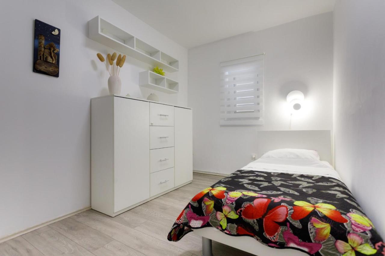 Apartman Laura Krk Town Eksteriør billede