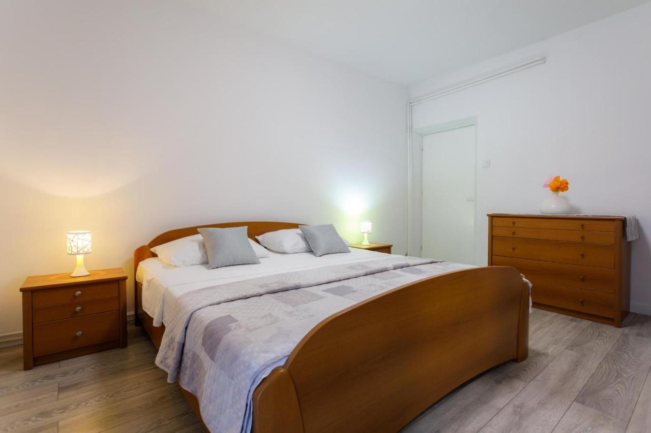 Apartman Laura Krk Town Eksteriør billede